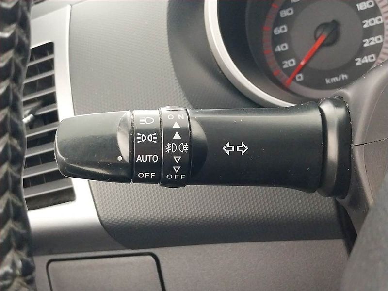 Mitsubishi Outlander (2007) 2.0 DI-D, 4X4, 7 míst - fotka 19 z 20