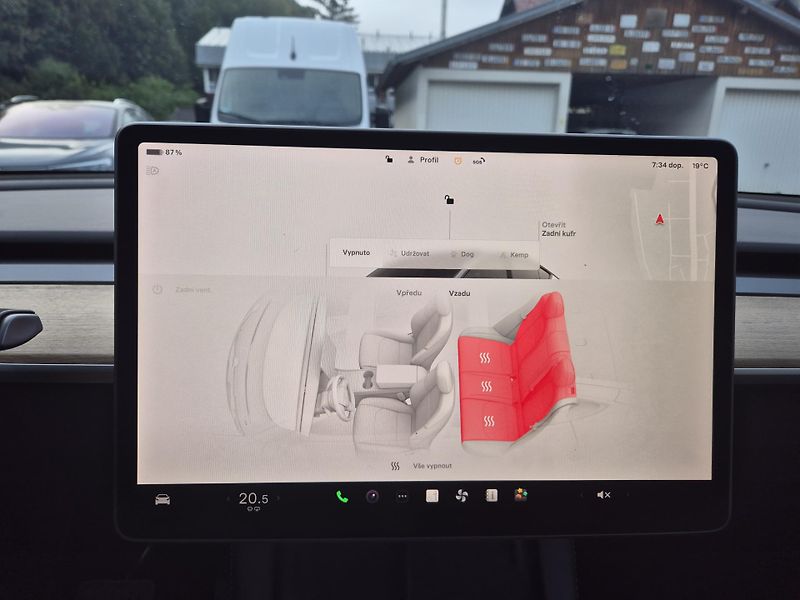 Tesla Model Y ZAMLUVENO ! - fotka 31 z 49