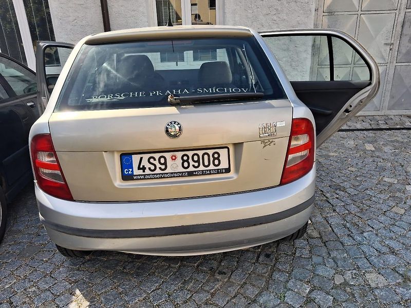 Škoda Fabia (2000) STK 5/28,jasný původ,k opravě - fotka 19 z 19