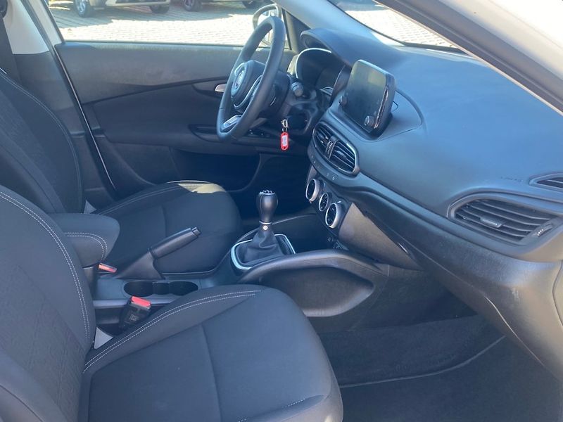 Fiat Tipo (2023) Kombi 1,0 GSE T3 (73kW) Man - fotka 7 z 27