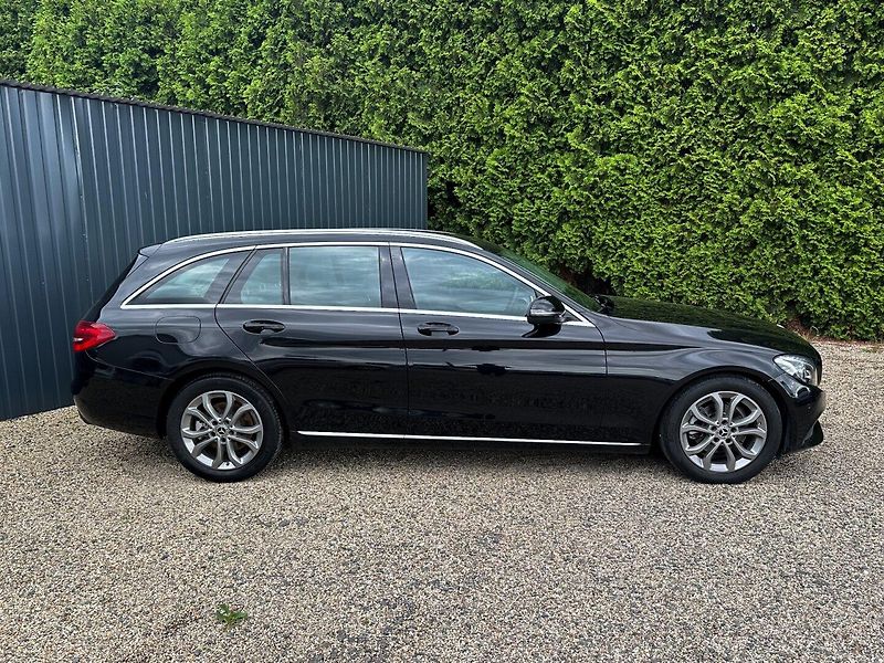 Mercedes-Benz Třídy C 200d AVNTGARDE - fotka 13 z 24