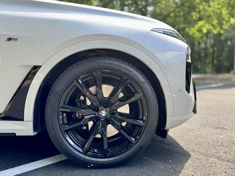 BMW X7 40d xDrive Msport PRO | max  - fotka 10 z 38