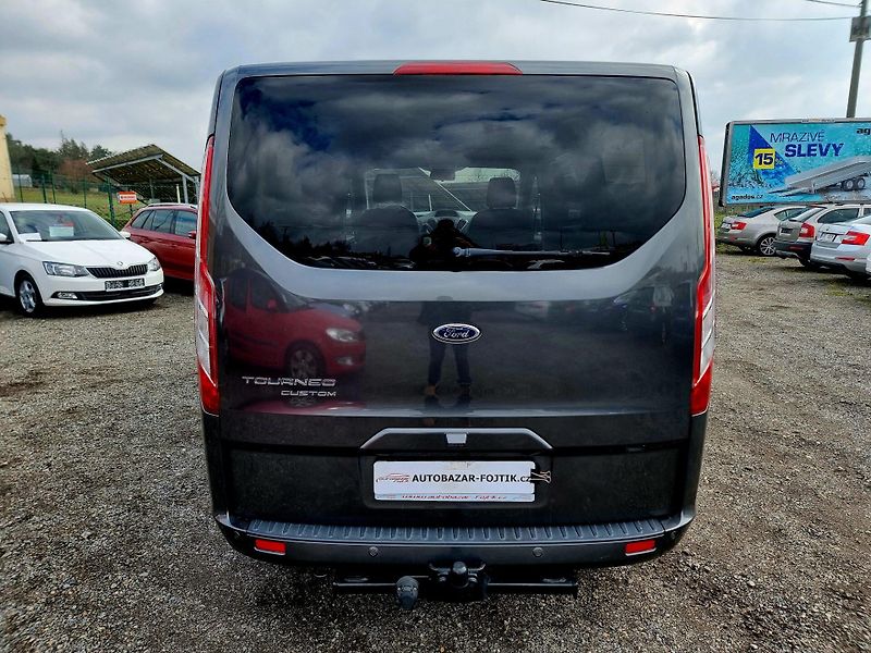 Ford Tourneo Custom (2017) 2,0 TDCi 96kW L2 Titanium,8.mí - fotka 6 z 23