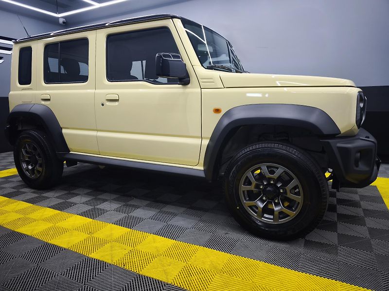 Suzuki Jimny (2025) 1,5 GLX AUTOMAT, 4X4 LONG - fotka 8 z 25