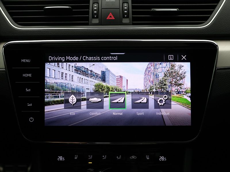 Škoda Superb 2,0 TDI 147kW 4x4 L&K DSG DPH - fotka 30 z 46
