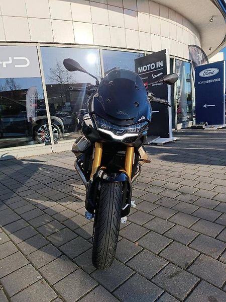 Moto Guzzi V 100 Mandello (2023) S Grigio Avanguardia (sleva 86 - fotka 2 z 17