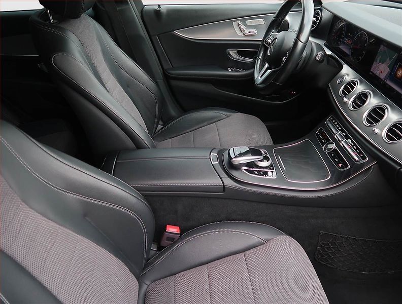 Mercedes-Benz Třídy E (2021) E 200 4MATIC - fotka 9 z 14