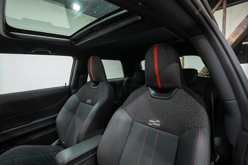 Mini Cooper JCW 2.0 170 kW - fotka 18 z 30