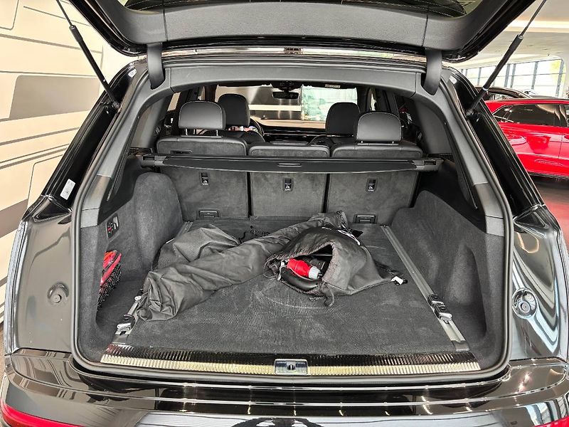 Audi Q7 (2025) 60 TFSI e quattro (360kW/490k) - fotka 26 z 26