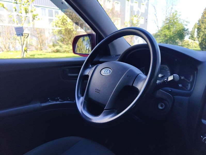 Kia Sportage 2,0 CRDi 4WD /servis/pneu - fotka 25 z 30