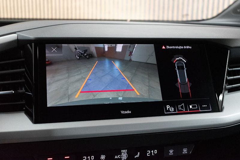 Audi Q4 e-tron 45*82kWH*QUATTRO*SoH92%*ČR 1.M - fotka 26 z 46