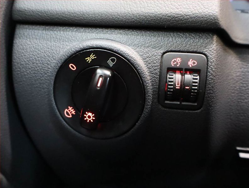 Volkswagen Golf Plus (2006) 1.9 TDI, nová STK, Tažné - fotka 17 z 20