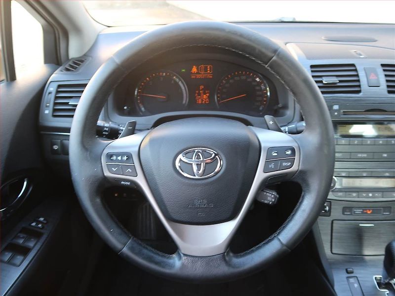 Toyota Avensis (2010) 2.2 D-4D, Automat, Xenony - fotka 18 z 18
