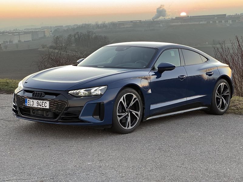 Audi e-tron GT Quattro HUD 360 Vzduch SoH 91% - fotka 1 z 31