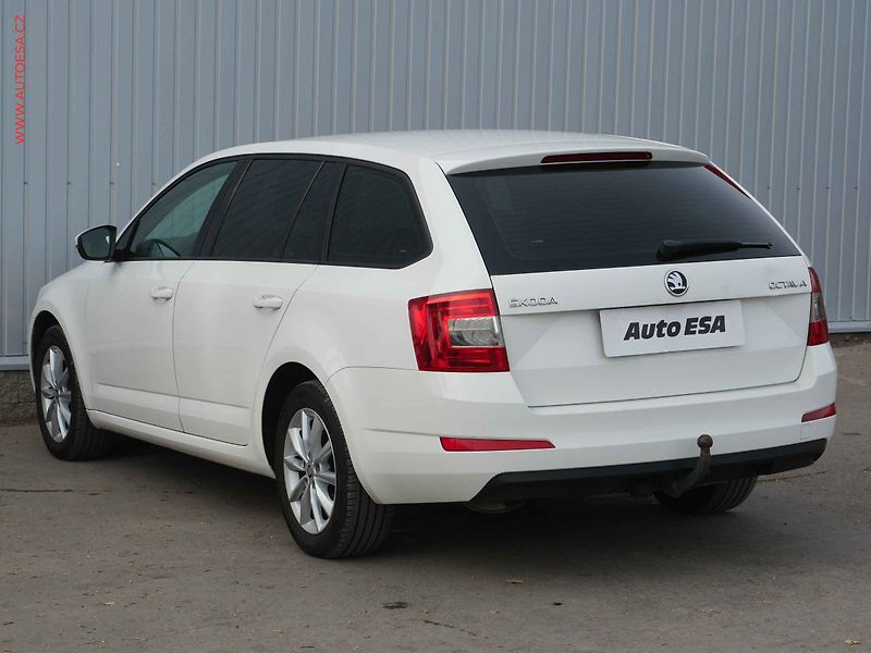 Škoda Octavia (2014) 1.4TSi, ČR, Ambition, TZ - fotka 6 z 16