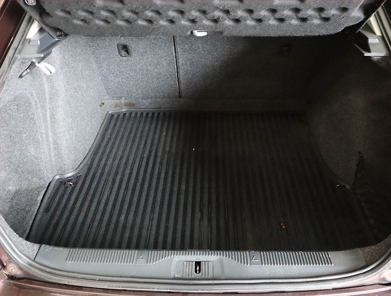 Škoda Octavia (2011) Ambiente 1.6 TDI, nová STK - fotka 14 z 18