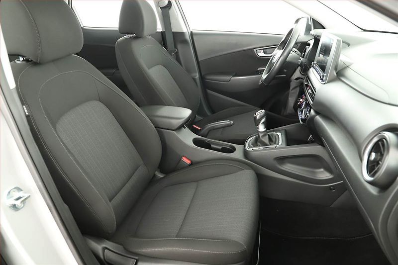 Hyundai Kona (2023) Comfort 1.0 T-GDI MHEV, ČR - fotka 12 z 14