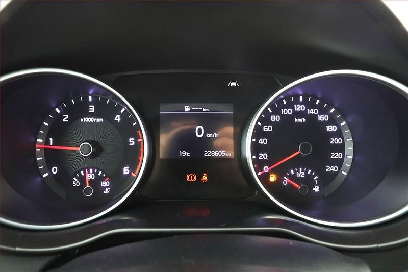 Kia Ceed (2019) 1.6 CRDi, Tempomat - fotka 8 z 13