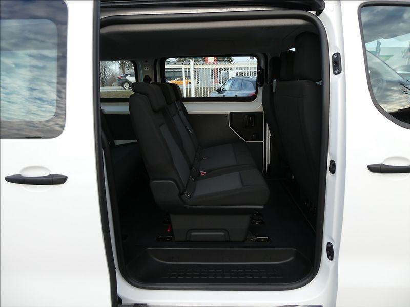 Peugeot Expert 1,5 HDi 1.MAJ.,LONG,9.míst,DPH - fotka 27 z 46