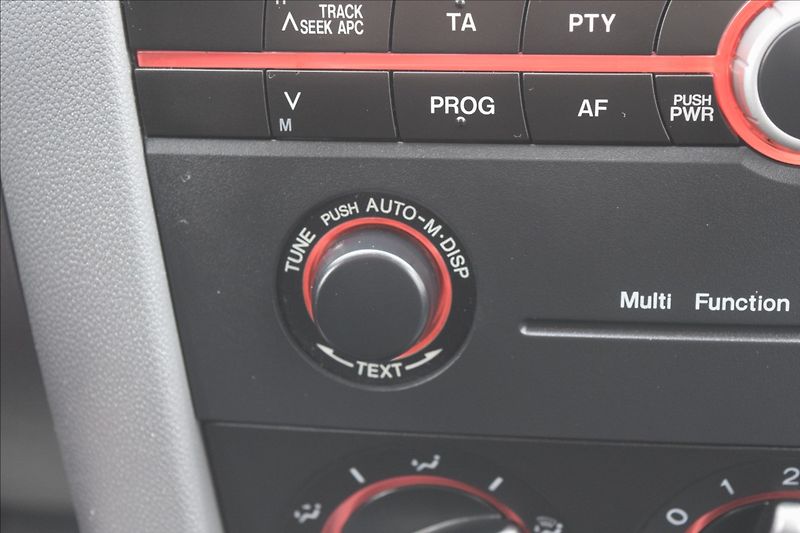 Mazda 3 1,4 i 62KW NOVÁ STK PO SERVISE - fotka 30 z 40