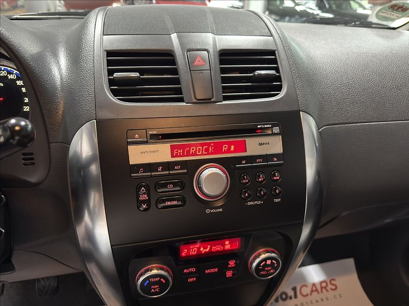 Suzuki SX4 1,6   VVT SPORT-LINE KEYLESS - fotka 13 z 35