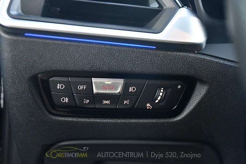 BMW Řada 3 320d xDrive M-SPORT  - fotka 28 z 56