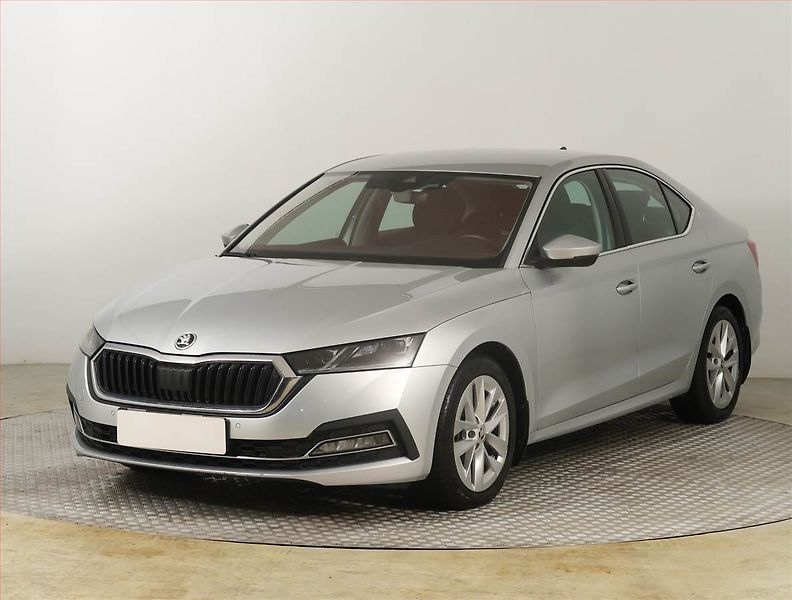 Škoda Octavia (2022) Style Plus 2.0 TSI - fotka 2 z 26