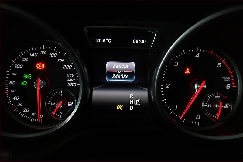Mercedes-Benz GLE (2016) Avantgarde 350 d - fotka 11 z 19