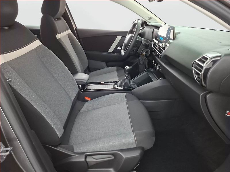 Citroën C4 (2022) 1.5 BlueHDi, ČR,1.maj - fotka 9 z 16