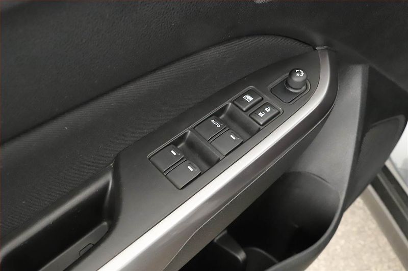 Suzuki Vitara (2021) 1.4 BoosterJet, ČR,1.maj - fotka 13 z 13