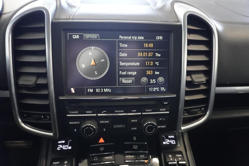 Porsche Cayenne 3,0 S E-HYBRID 4WD AUT. - fotka 14 z 20