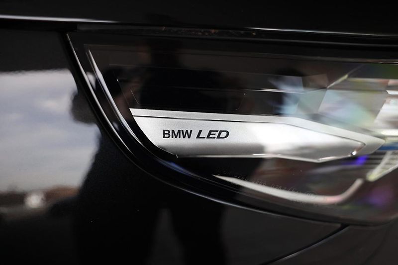 BMW Řada 5 540d xDrive Touring - fotka 26 z 35
