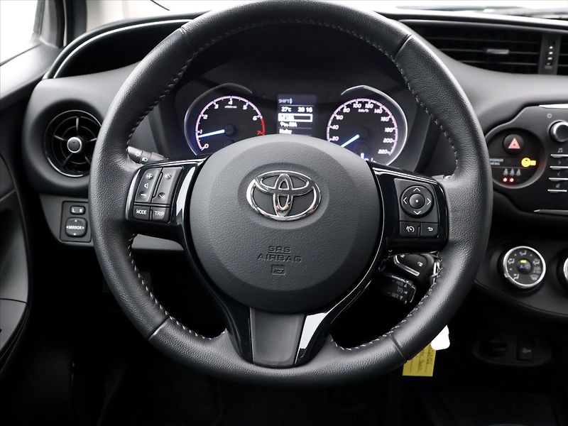 Toyota Yaris 1,5 VVT-iE 82kW Active Trend C - fotka 18 z 38