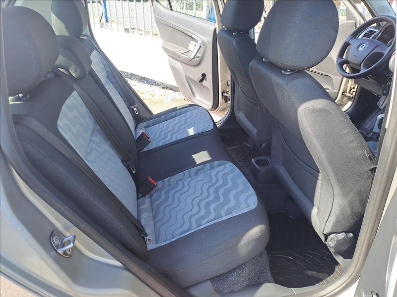Škoda Fabia 1,4 i 16V KLIMA - fotka 7 z 14