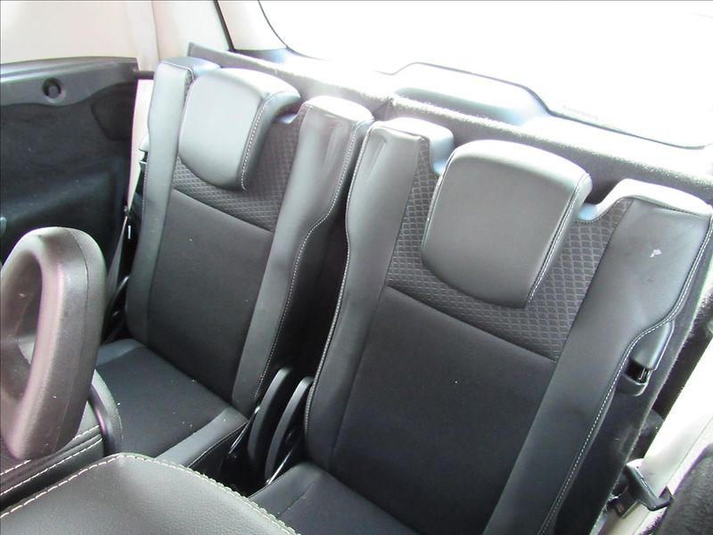 Renault Grand Scénic 2,0 dCi 118kW 1.majitel 7 míst - fotka 11 z 33