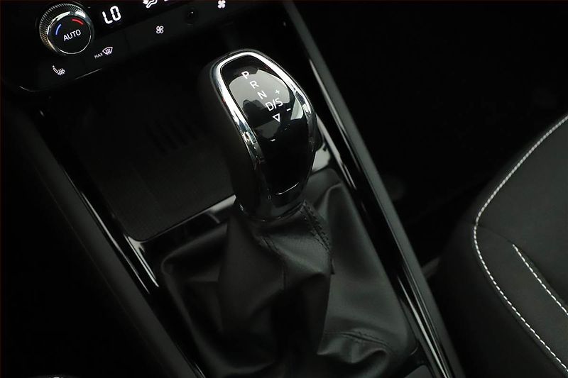 Škoda Kamiq (2025) 1.0 TSI, MONTE CARLO, AUTOMAT - fotka 13 z 20