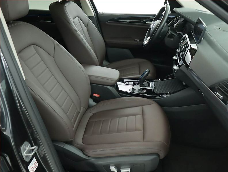 BMW iX3 (2021) 80 kWh, SoH 97% - fotka 9 z 20