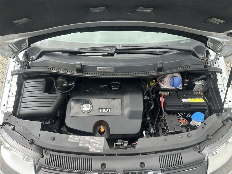 Seat Alhambra 1,9 TDI 7.MÍST NOVÉ ROZVODY - fotka 11 z 21
