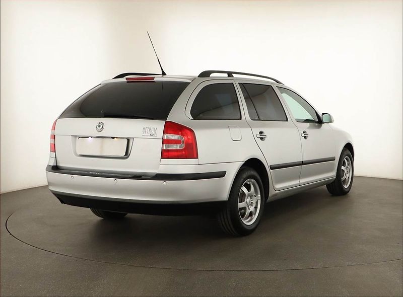 Škoda Octavia (2005) 1.6, levný provoz - fotka 5 z 14