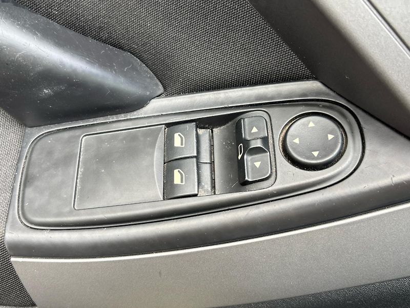 Citroën C4 Picasso MPV - fotka 21 z 24