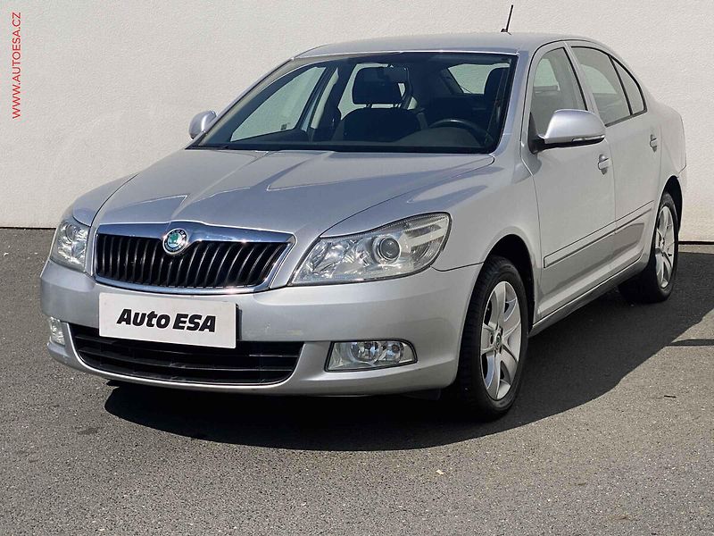 Škoda Octavia (2012) 2.0 TDi, ČR, autoAC - fotka 3 z 18