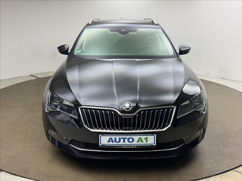 Škoda Superb 2,0 TDi 110kW L&K DPH ACC DCC - fotka 2 z 56