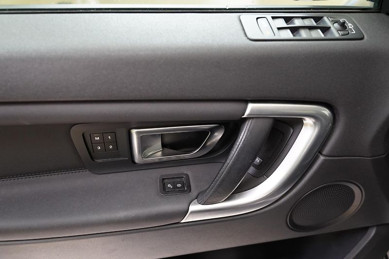 Land Rover Discovery Sport - fotka 12 z 25