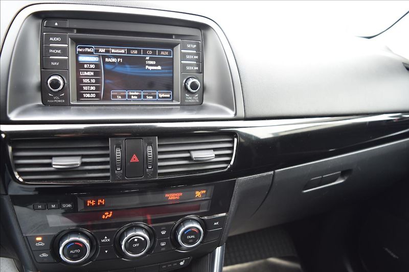 Mazda CX-5 2,0 i 118KW 4X4 AUTOMAT KŮŽE - fotka 43 z 54