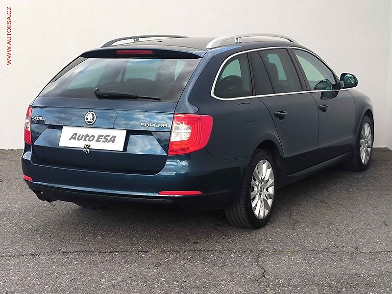 Škoda Superb (2015) 2.0 TDi, Bixenon, park.čidla - fotka 4 z 19