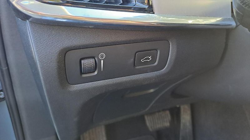 Volvo V90 2.0 D4 Momentum NAVI Automat - fotka 25 z 33
