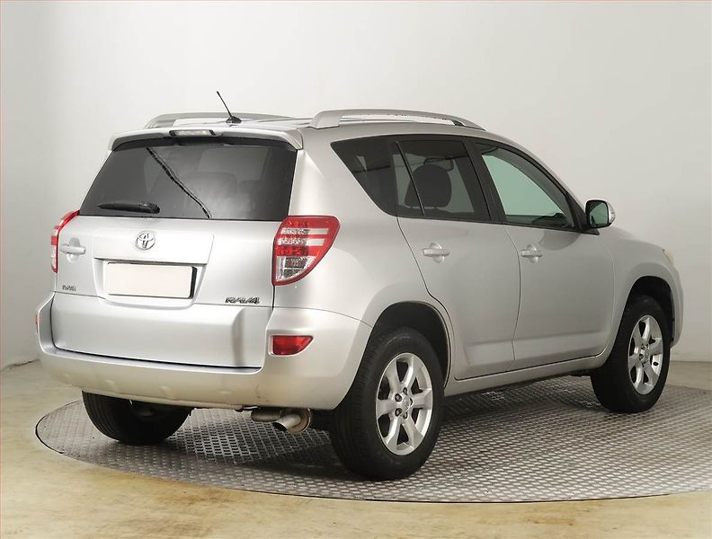 Toyota RAV4 (2011) 2.0 VVT-i, 4X4, Kůže - fotka 5 z 20