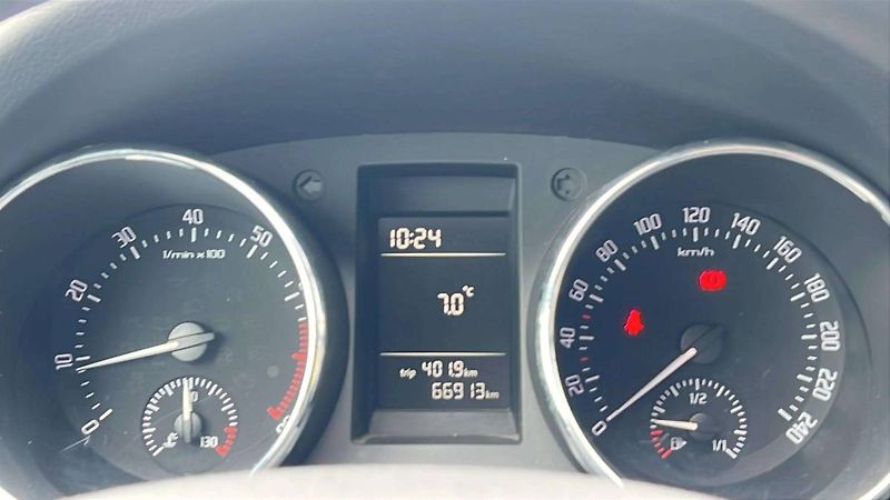 Škoda Yeti 1,2 TSI MT6 (77kW)/6008 - fotka 17 z 38