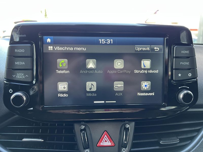 Hyundai i30 Fastback 1.0T-GDi KOUPENO V ČR - fotka 17 z 37
