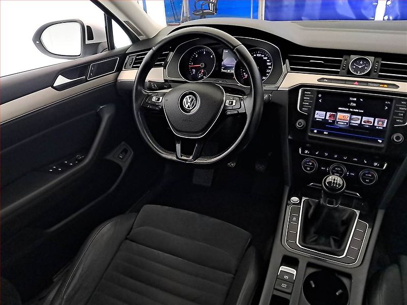 Volkswagen Passat (2016) 2.0 TDI, Kůže, Navi, Tempomat - fotka 7 z 20
